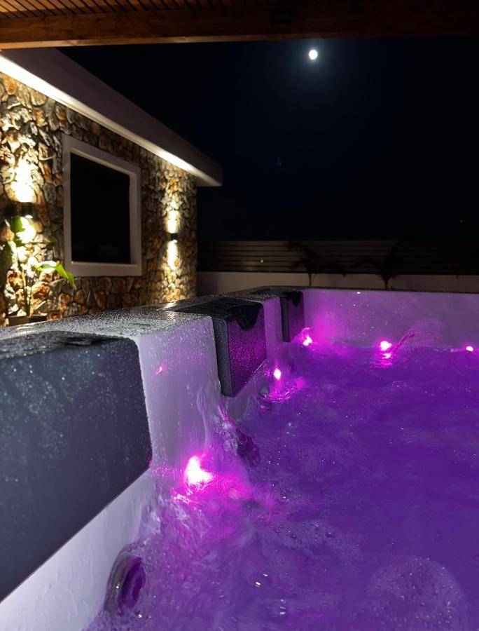 Odyssea Top View & Hot Jacuzzi Front Beach Κρεμαστή Εξωτερικό φωτογραφία