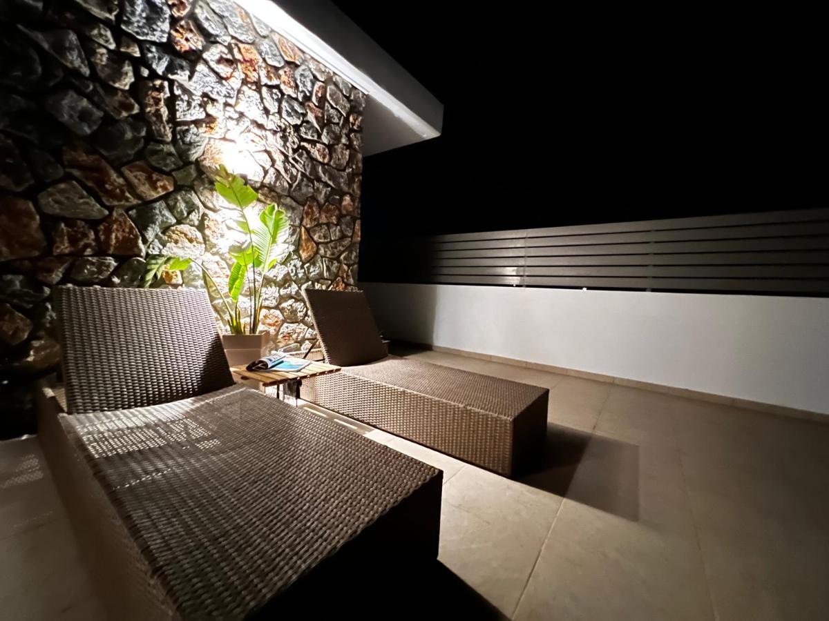 Odyssea Top View & Hot Jacuzzi Front Beach Κρεμαστή Εξωτερικό φωτογραφία